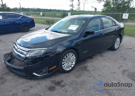 2010 Ford Fusion Hybrid z USA, uszkodzony, nr VIN 3FADP0L30AR327556